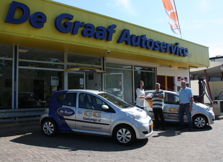 Ipad_uitreiking_DeGraaf_autoservice