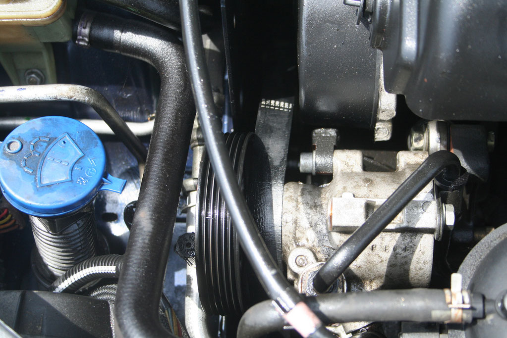 Broken-Power-steering-pump